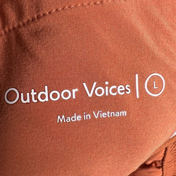 Outdoor Voices Orange Athletic Shorts Mid-Length Relaxed Fit - Picture 5 of 6